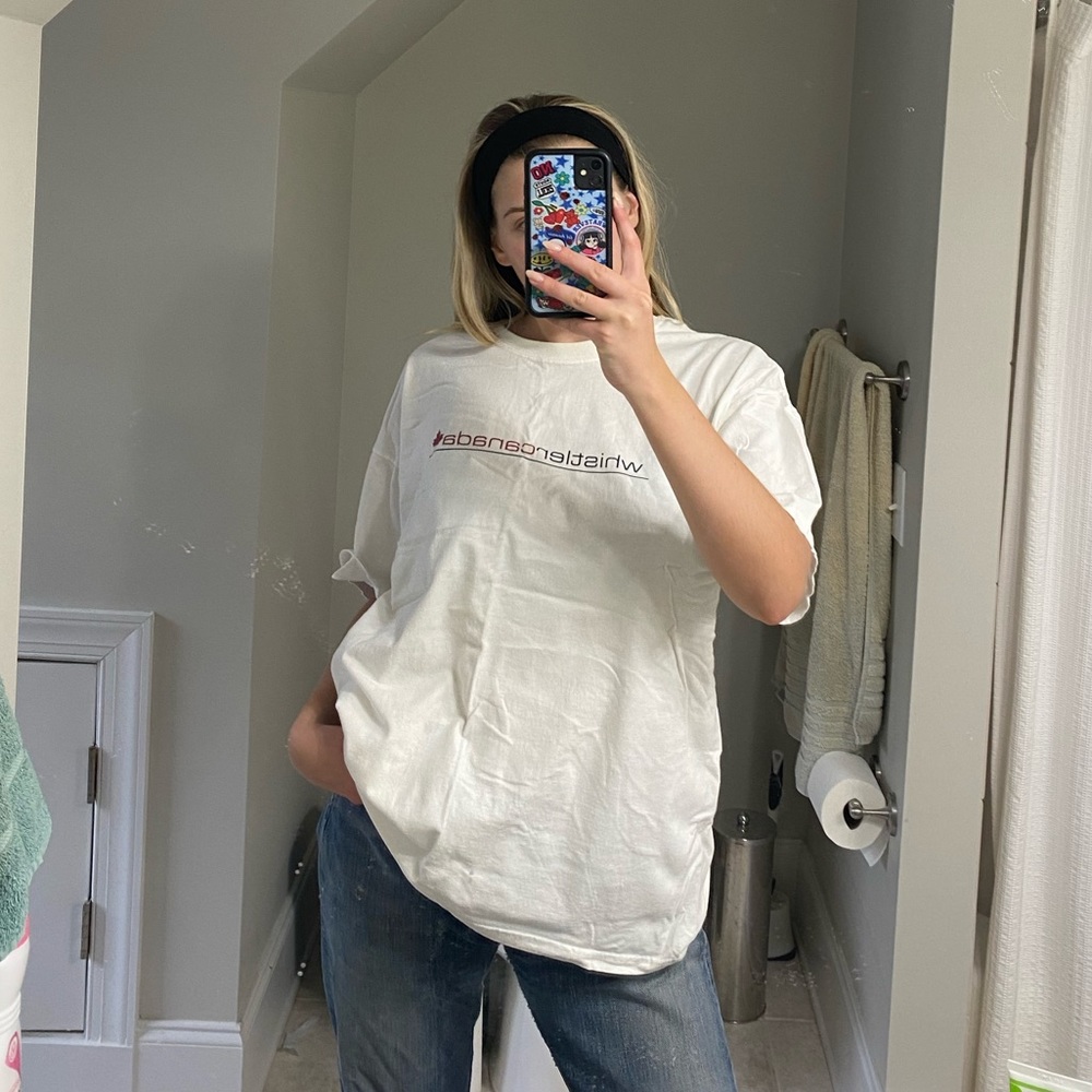 VINTAGE Y2K EDIT: White ‘Whistler Canada’ T-Shirt
